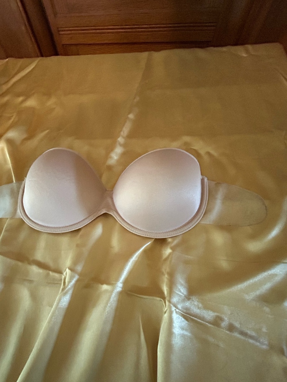 Strapless backless sticky bra